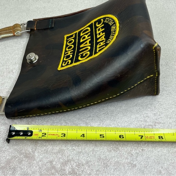 Vintage Leather Crossing School Guard Crossbody Bag Purse-Vtg-Classic-Hartford - Picture 7 of 9